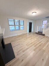 2233 Brownsville Rd in Pittsburgh, PA - Foto de edificio - Building Photo