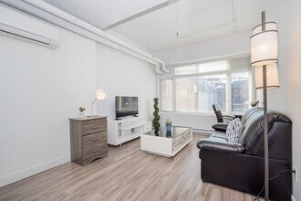 6552 Av. De Chateaubriand in Montréal, QC - Building Photo - Building Photo