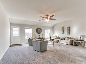 2217 Stella Rd in Yukon, OK - Building Photo - Building Photo