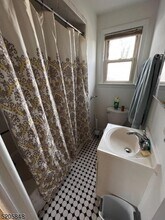 33 Monroe Pl in Bloomfield, NJ - Building Photo - Building Photo