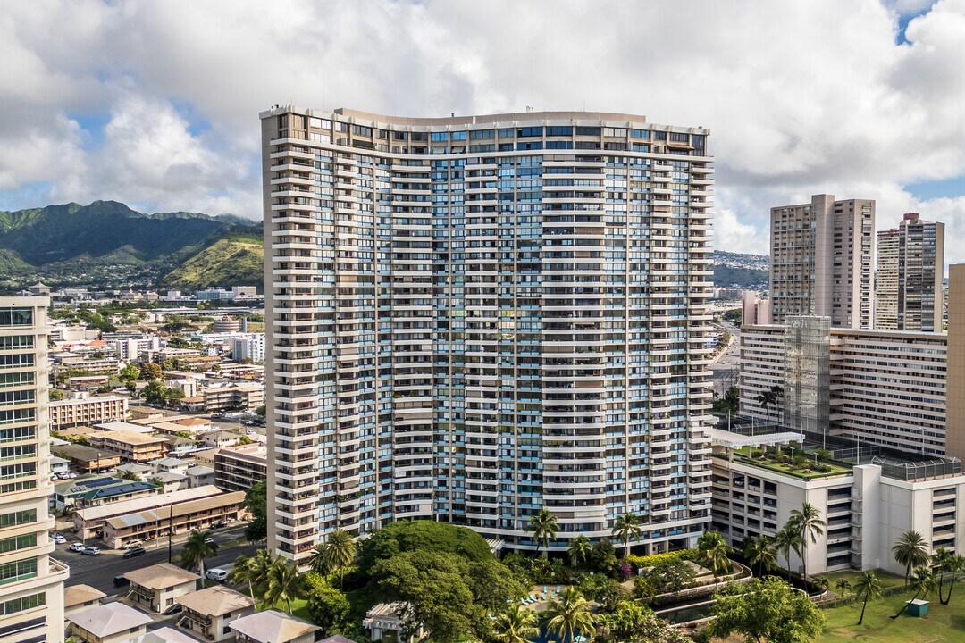 Marco Polo in Honolulu, HI - Building Photo