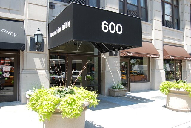 property at 600 S Dearborn St