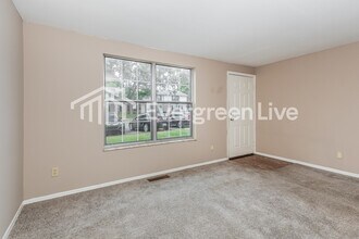 8053 Mt Aetna St in Huber Heights, OH - Building Photo - Building Photo