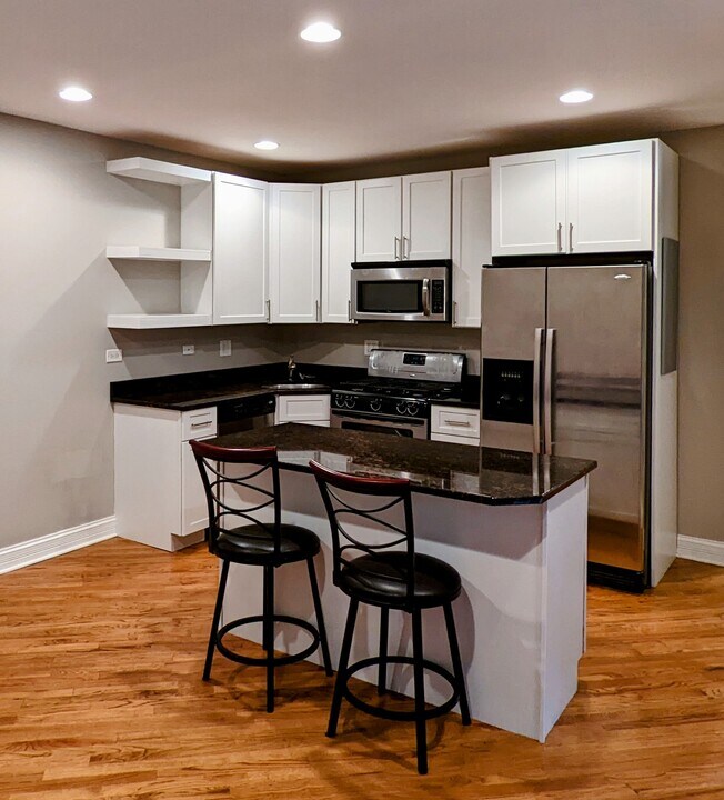 2619 N Harding Ave, Unit 1 in Chicago, IL - Building Photo