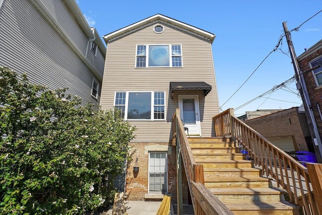 property at 1156 W 19th Pl