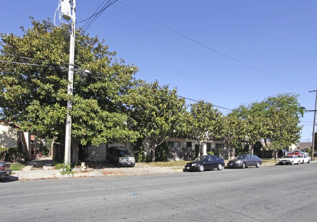 California Square Apartments in Salinas, CA - Building Photo - Building Photo