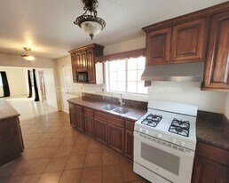 734 Williamson Ave in Los Angeles, CA - Building Photo