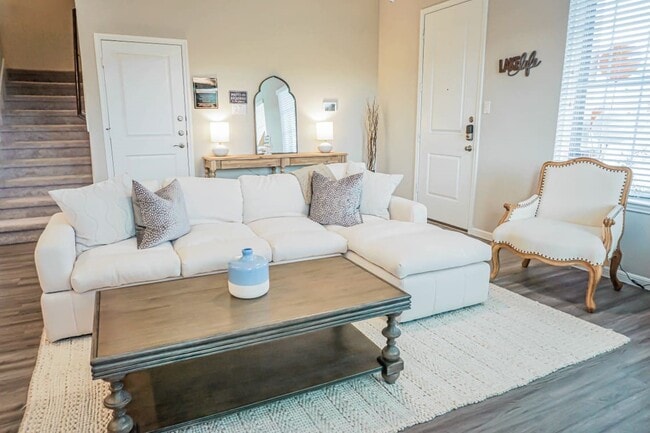 9918 Crescent Cove Dr