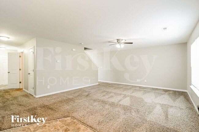 9017 Sharpes Cir in Charlotte, NC - Building Photo - Building Photo