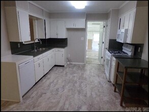 7698 Zuber Rd in Benton, AR - Building Photo - Building Photo