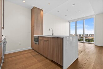 188 Brookline Ave, Unit 24F in Boston, MA - Building Photo - Building Photo
