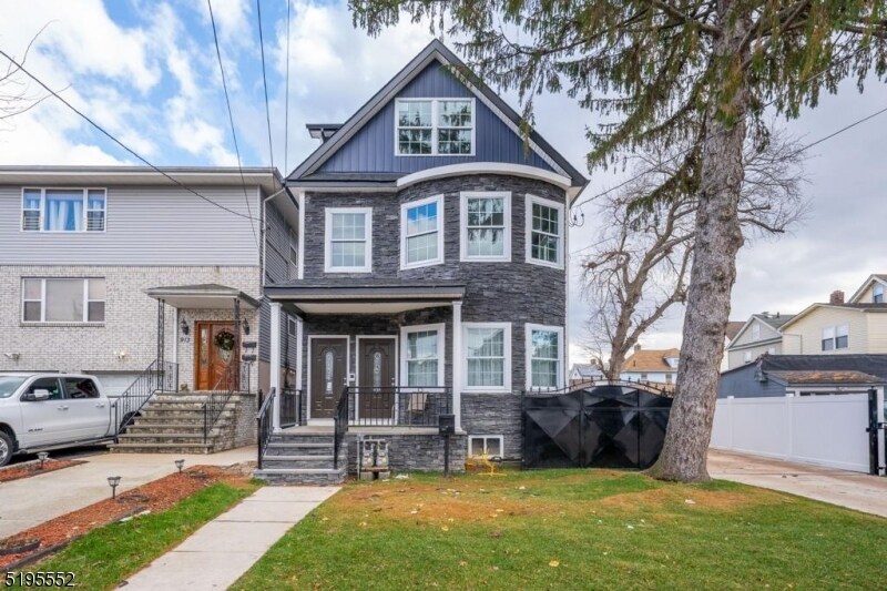 911 Monroe Ave in Elizabeth, NJ - Foto de edificio