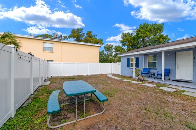 401 S Mars Ave in Clearwater, FL - Foto de edificio - Building Photo