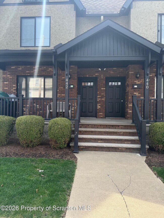 442 Larch St in Scranton, PA - Building Photo - Building Photo