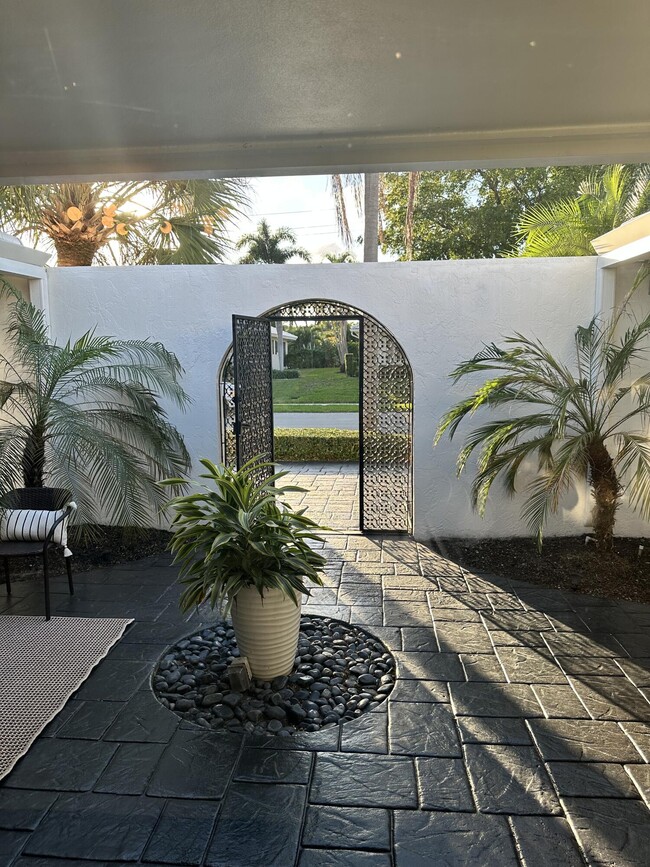1080 Walnut Terrace in Boca Raton, FL - Building Photo - Building Photo