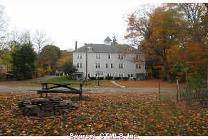 570 Main St in New Hartford, CT - Building Photo - Building Photo