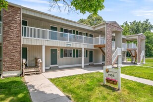 Prairie Creek Apartments in Wyoming, MI - Building Photo