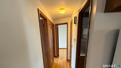 147 Overlook Ave in New Britain, CT - Building Photo - Building Photo