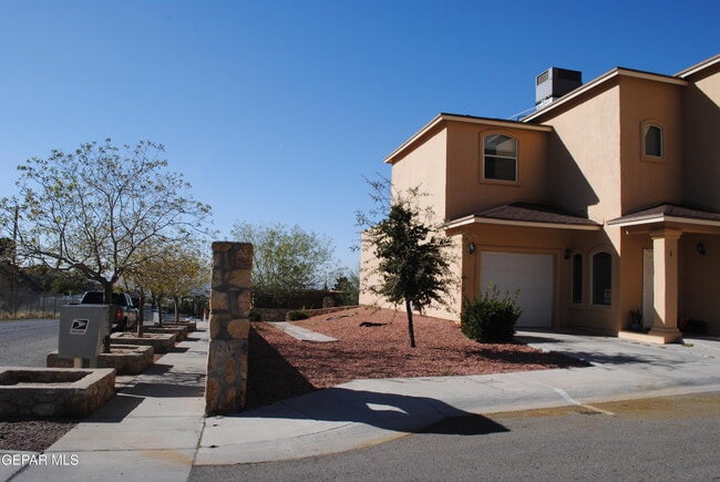 5817 Lawndale Dr in El Paso, TX - Building Photo - Building Photo