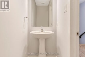 722 Lillian Freiman Private in Ottawa, ON - Building Photo - Building Photo