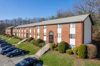 Evergreen Preserve in Lowell, MA - Foto de edificio - Building Photo