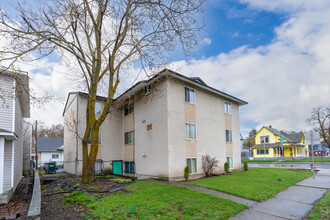 929 N Ash St in Spokane, WA - Building Photo - Building Photo