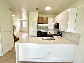 360 NE 21st Ave in Homestead, FL - Building Photo - Building Photo