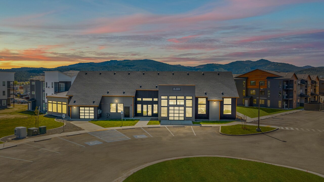 Apartments 26 in Post Falls, ID - Foto de edificio