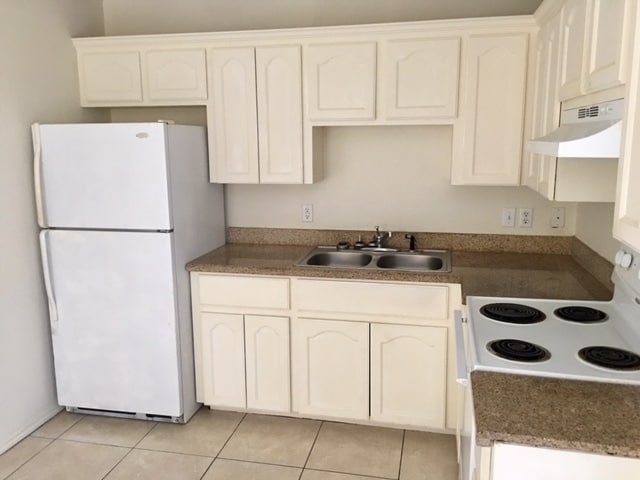 323 Rockport St, Unit B in Mission, TX - Foto de edificio - Building Photo