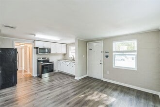 814 Ferndell Rd in Orlando, FL - Building Photo - Building Photo