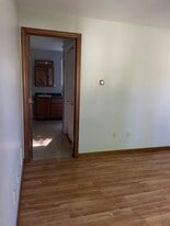 21 Pleasant St, Unit 1 Bedroom in Merrimac, MA - Building Photo