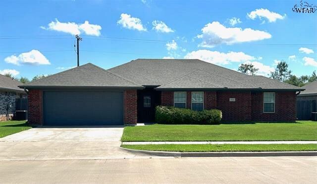 5021 Olivia Ln in Wichita Falls, TX - Building Photo