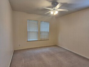 3381 Mas Amilos Way in Sacramento, CA - Building Photo - Building Photo