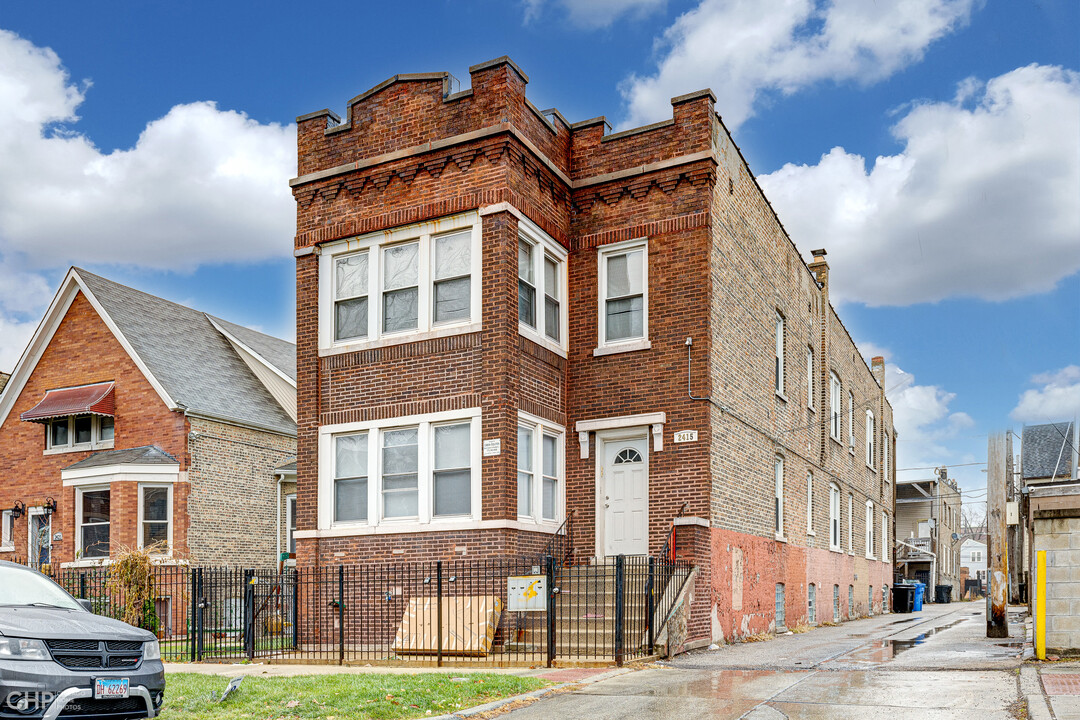 2415 N Kildare Ave in Chicago, IL - Building Photo