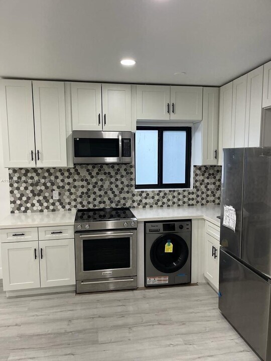 7128 Indian Creek Dr in Miami Beach, FL - Building Photo