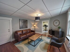 812 Marshall Ave SW, Unit Apartment B in Roanoke, VA - Foto de edificio - Building Photo