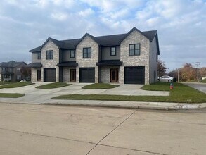 6711 New Town Ave in Columbia, MO - Building Photo - Building Photo