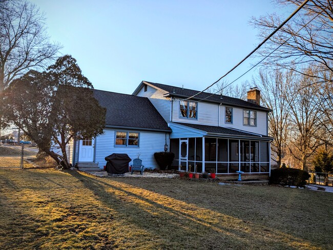 932 Shiremont Dr in Mechanicsburg, PA - Building Photo - Building Photo