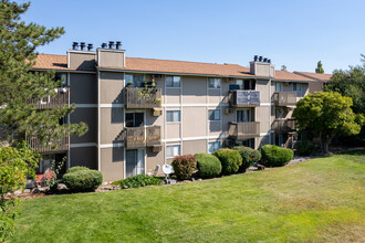 Peaks at Meadow Ridge in Spokane Valley, WA - Foto de edificio - Building Photo