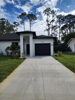 2431 Lola Ave S in Lehigh Acres, FL - Building Photo