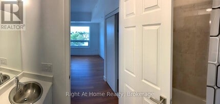 1 Wellington St in Brantford, ON - Building Photo - Building Photo