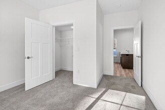 Hemlock Manor 55+ Active Senior Community in Schenectady, NY - Foto de edificio - Building Photo