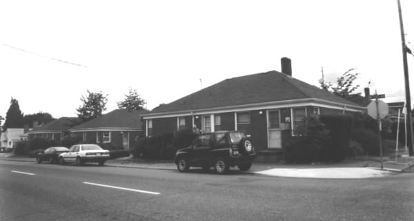 Alameda Court in Portland, OR - Building Photo - Building Photo