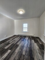 92 Twiss St, Unit 1 in Meriden, CT - Building Photo