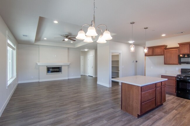 6073 Fallworth Dr in Redding, CA - Building Photo - Building Photo