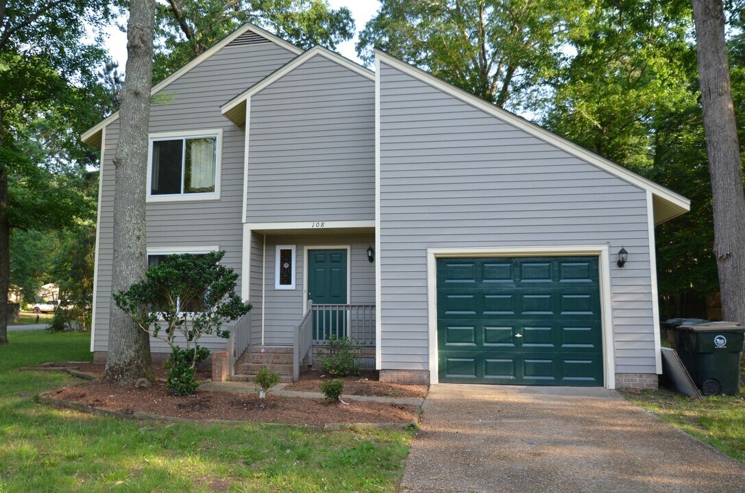 108 Penrith Crossing in Yorktown, VA - Building Photo