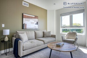 11701 Gateway Blvd in Los Angeles, CA - Building Photo