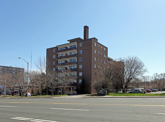 3131 Eglinton Ave E in Toronto, ON - Building Photo - Primary Photo