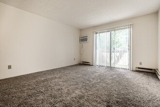 Autumn Woods Apartments in Miamisburg, OH - Foto de edificio - Building Photo