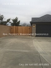 13616 Ashton Wood Ct in Bakersfield, CA - Building Photo - Building Photo